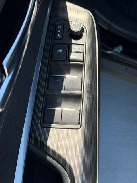 Certified 2023 Toyota Venza XLE AWD/4WD image 23