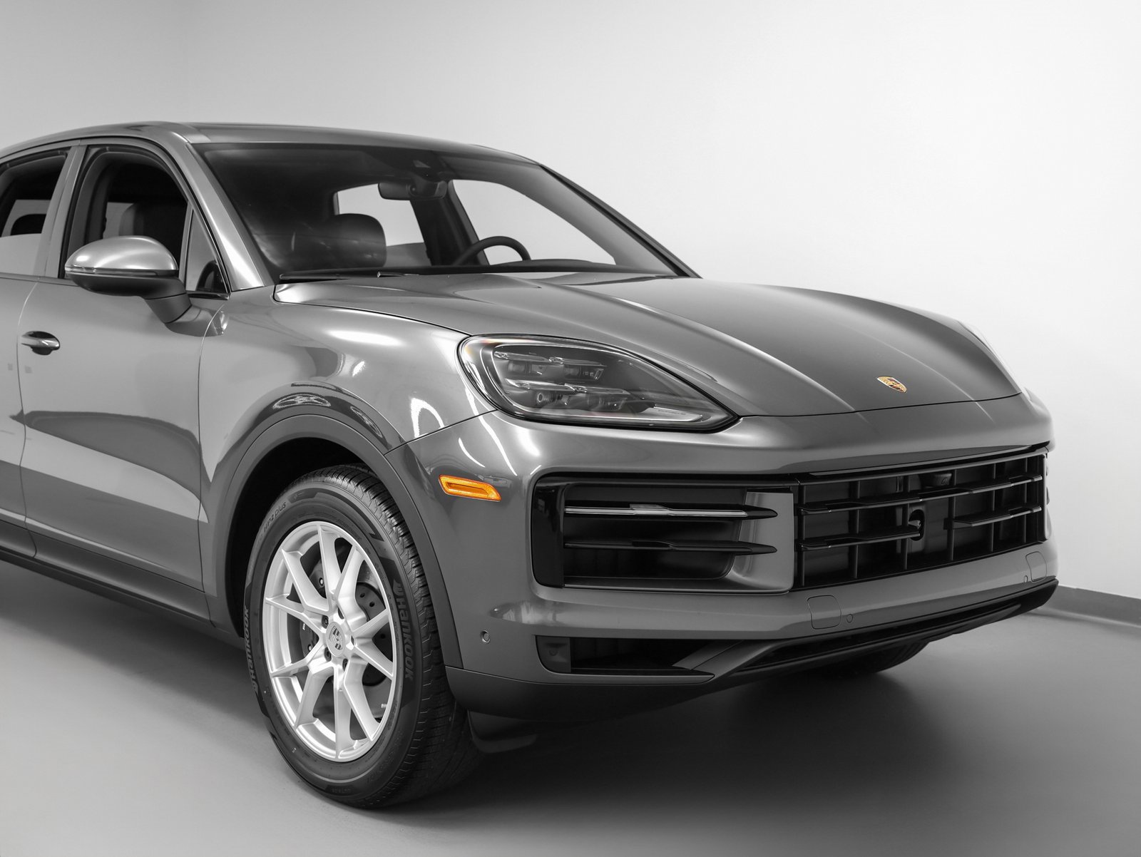 Certified 2025 Porsche Cayenne image 9