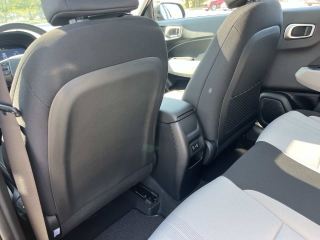 New 2026 Hyundai Venue SEL FWD image 18