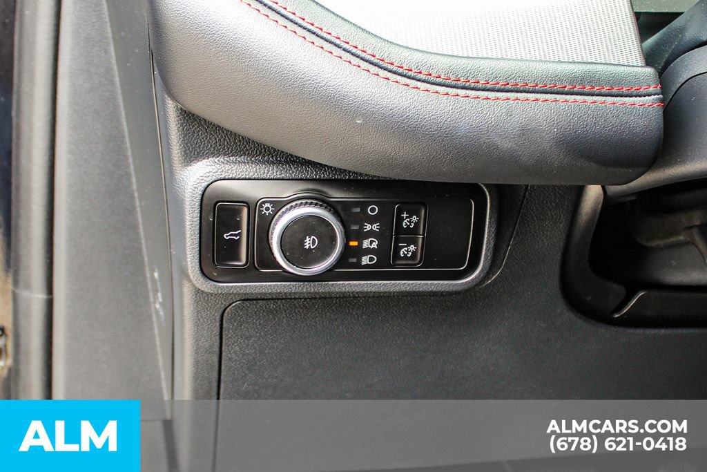 Used 2025 Ford Explorer ST-Line w/ ST-Line Street Pack AWD/4WD image 32