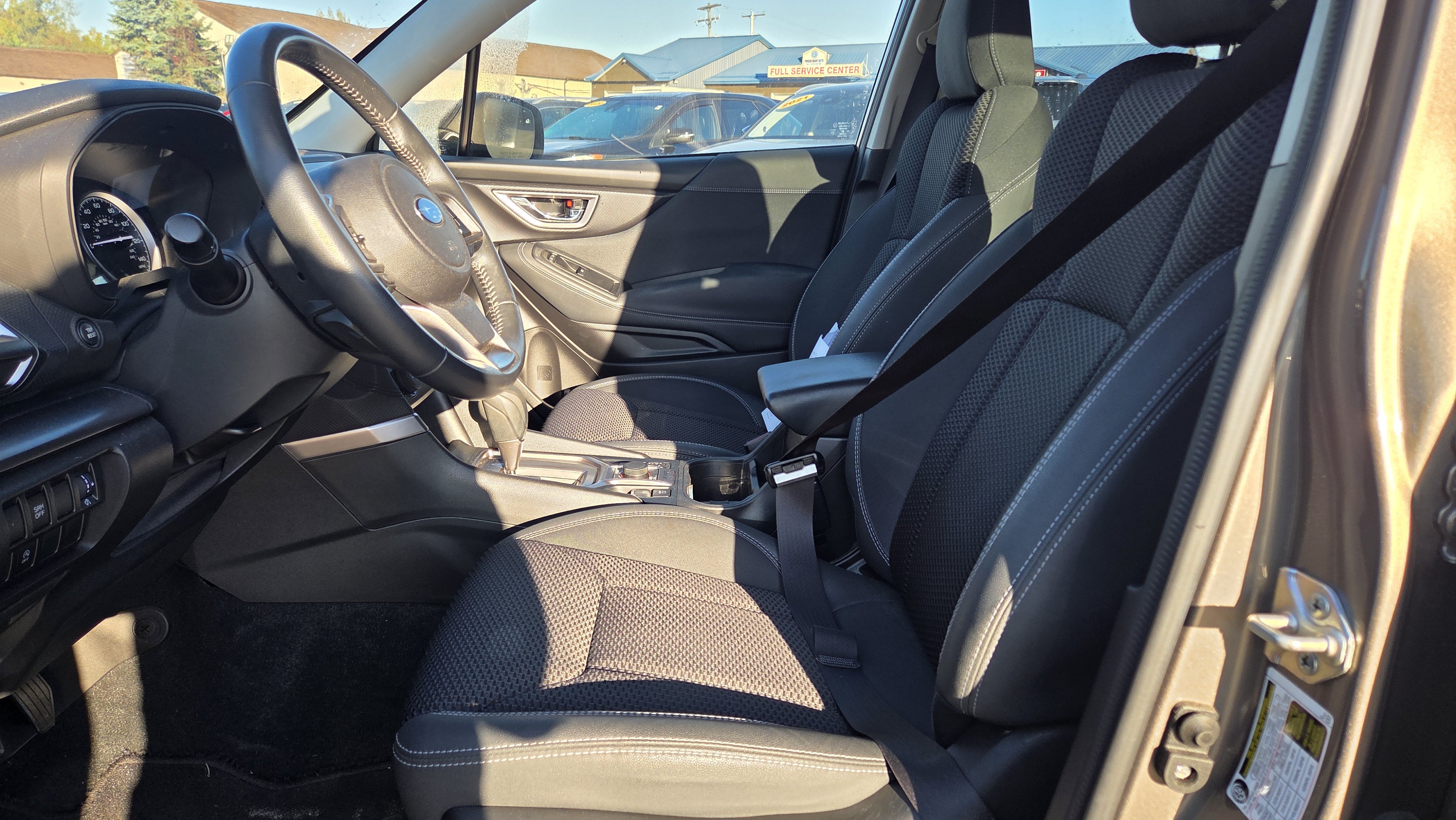Used 2021 Subaru Forester Premium AWD/4WD image 5