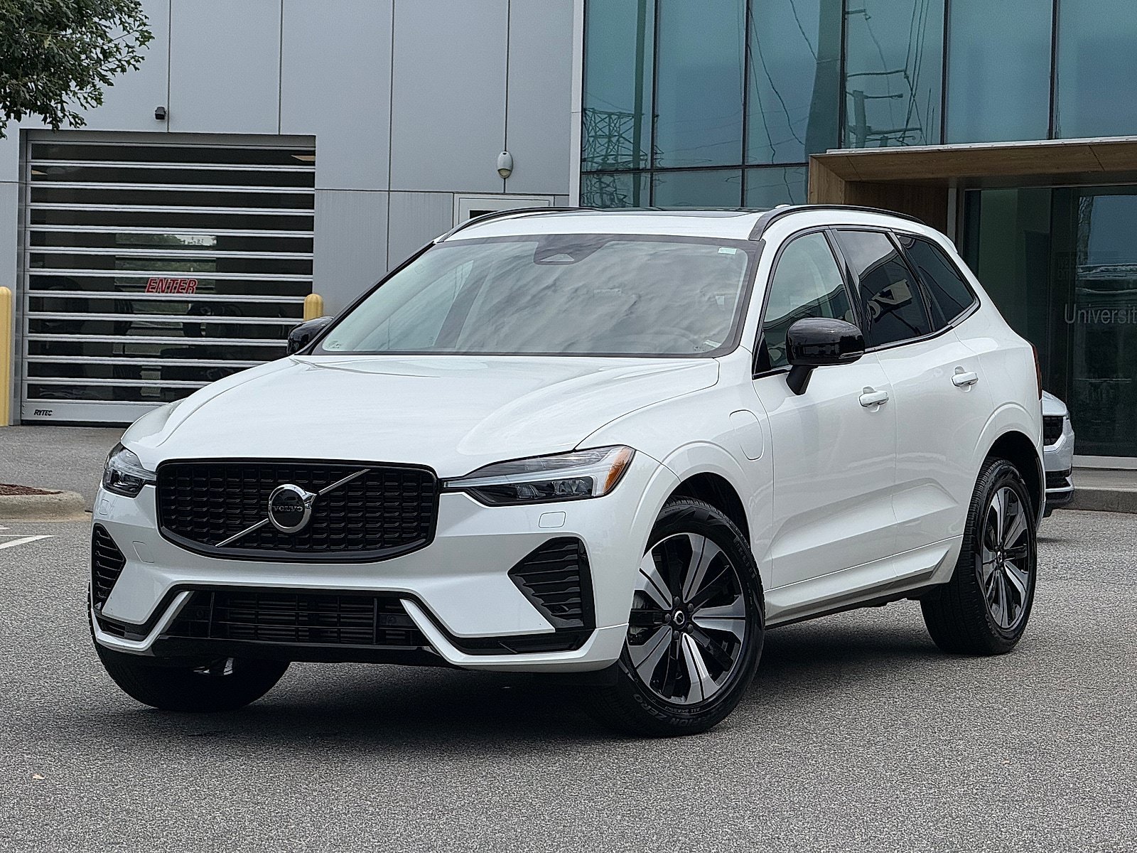Certified 2025 Volvo XC60 T8 Core w/ Protection Package Premier