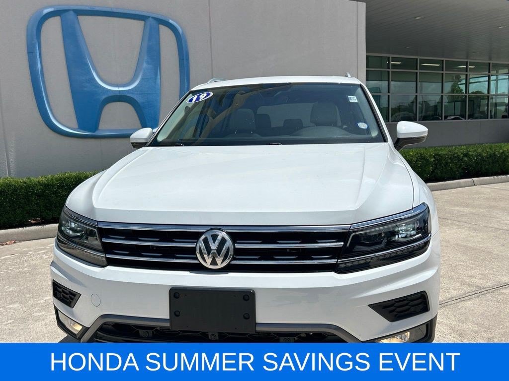 Used 2019 Volkswagen Tiguan SEL Premium AWD/4WD image 2