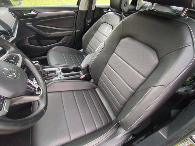 Used 2024 Volkswagen Jetta SE FWD image 27