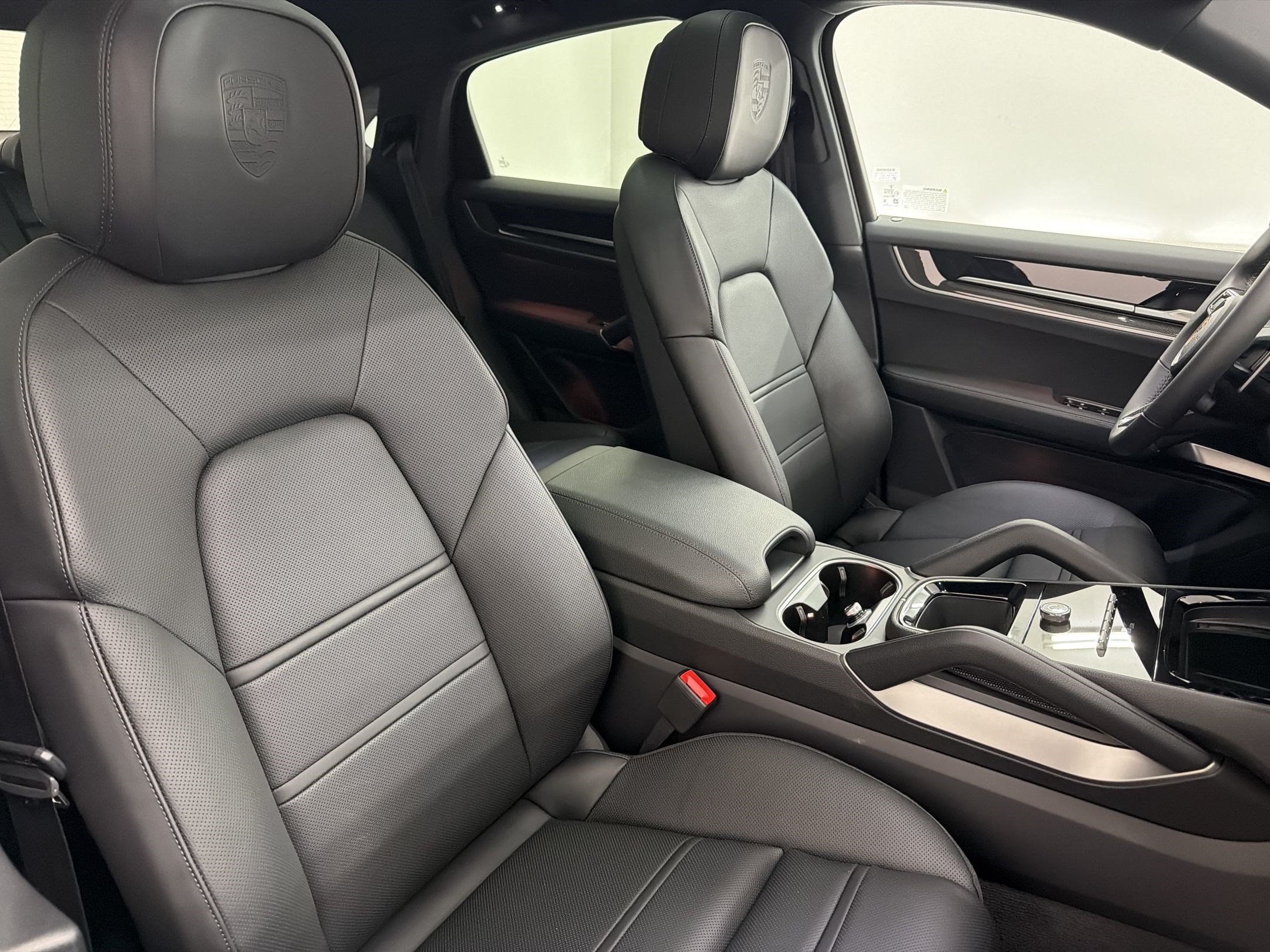 New 2026 Porsche Cayenne Coupe AWD/4WD image 30