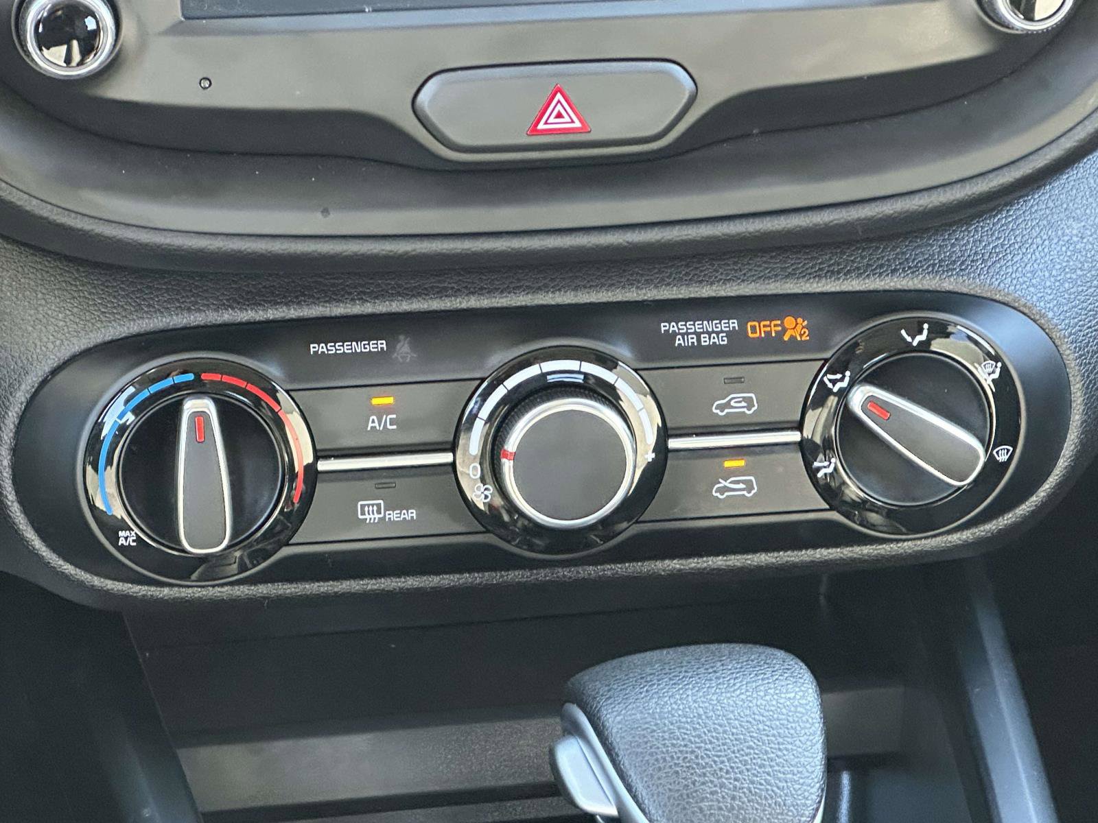 Certified 2025 Kia Soul LX w/ Option Group 015 image 5