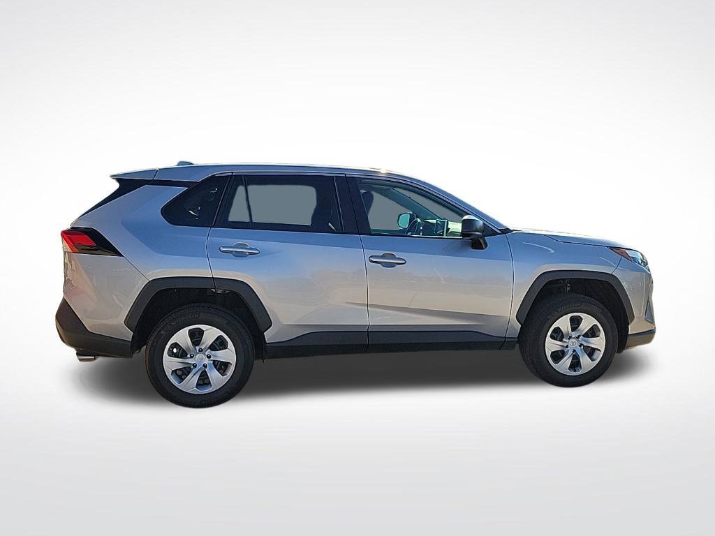 Used 2023 Toyota RAV4 LE FWD image 5
