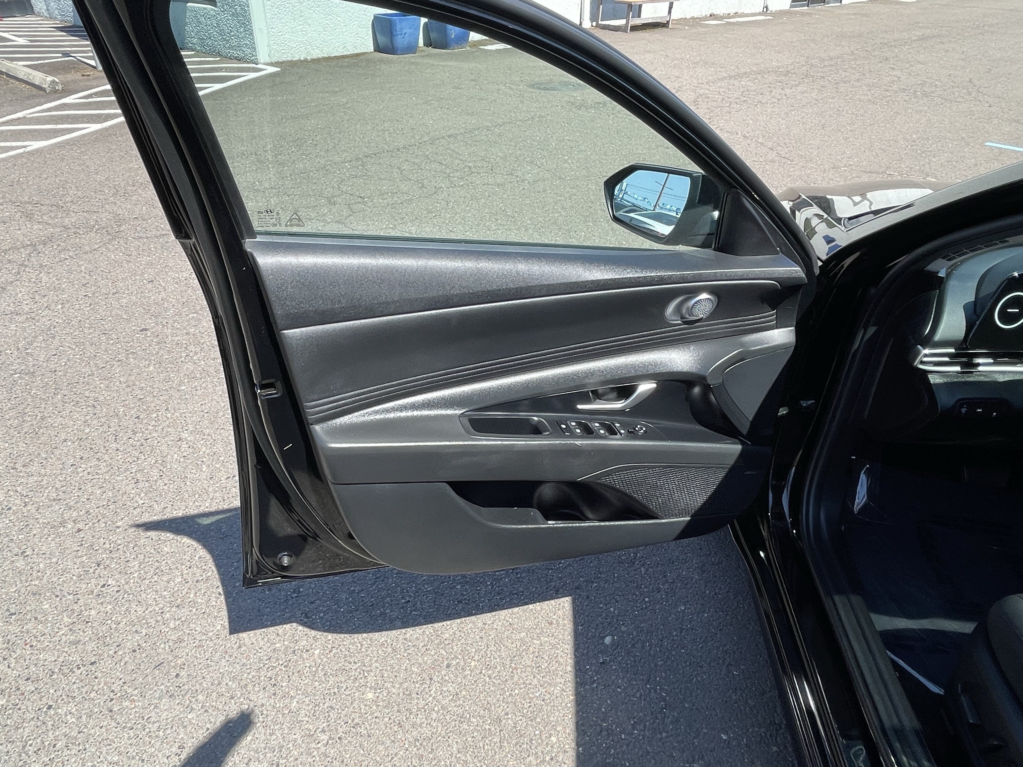 Used 2021 Hyundai Elantra SEL w/ Convenience + Premium Package FWD image 17