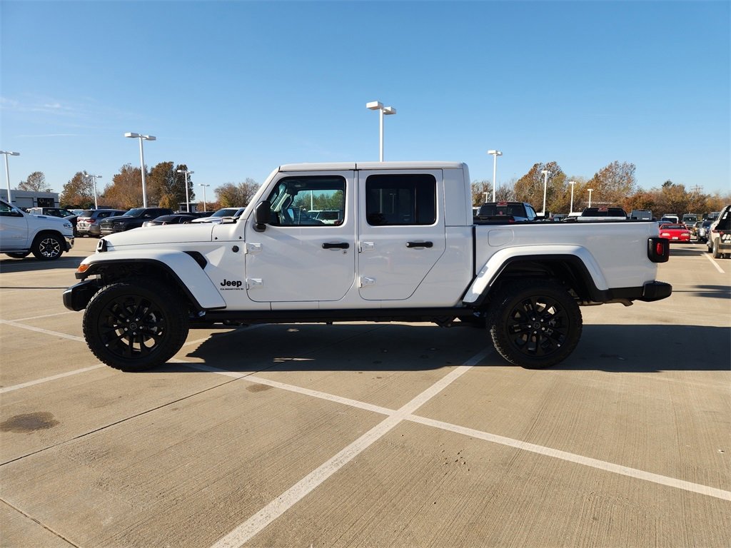 Used 2024 Jeep Gladiator Sport image 5