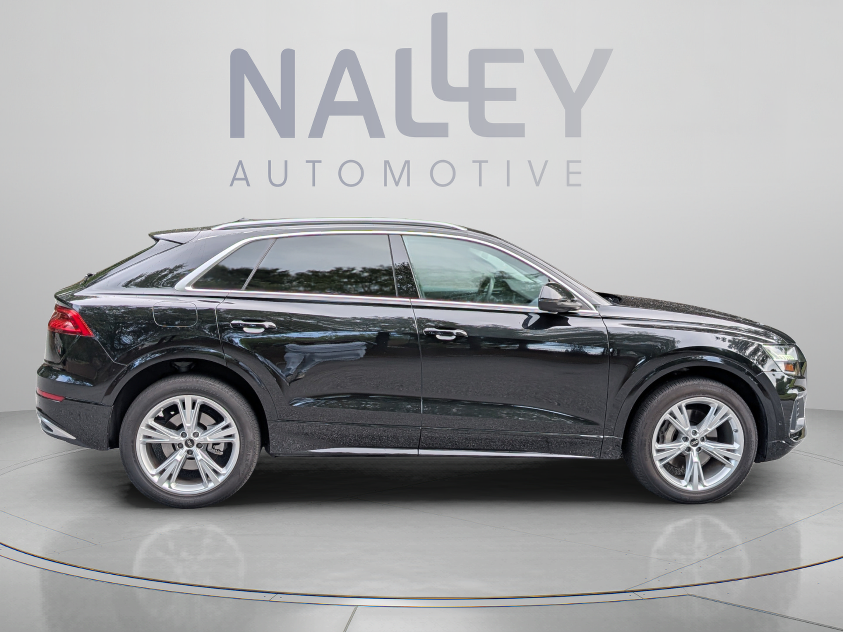 Used 2023 Audi Q8 Premium Plus w/ Premium Plus Package AWD/4WD image 6