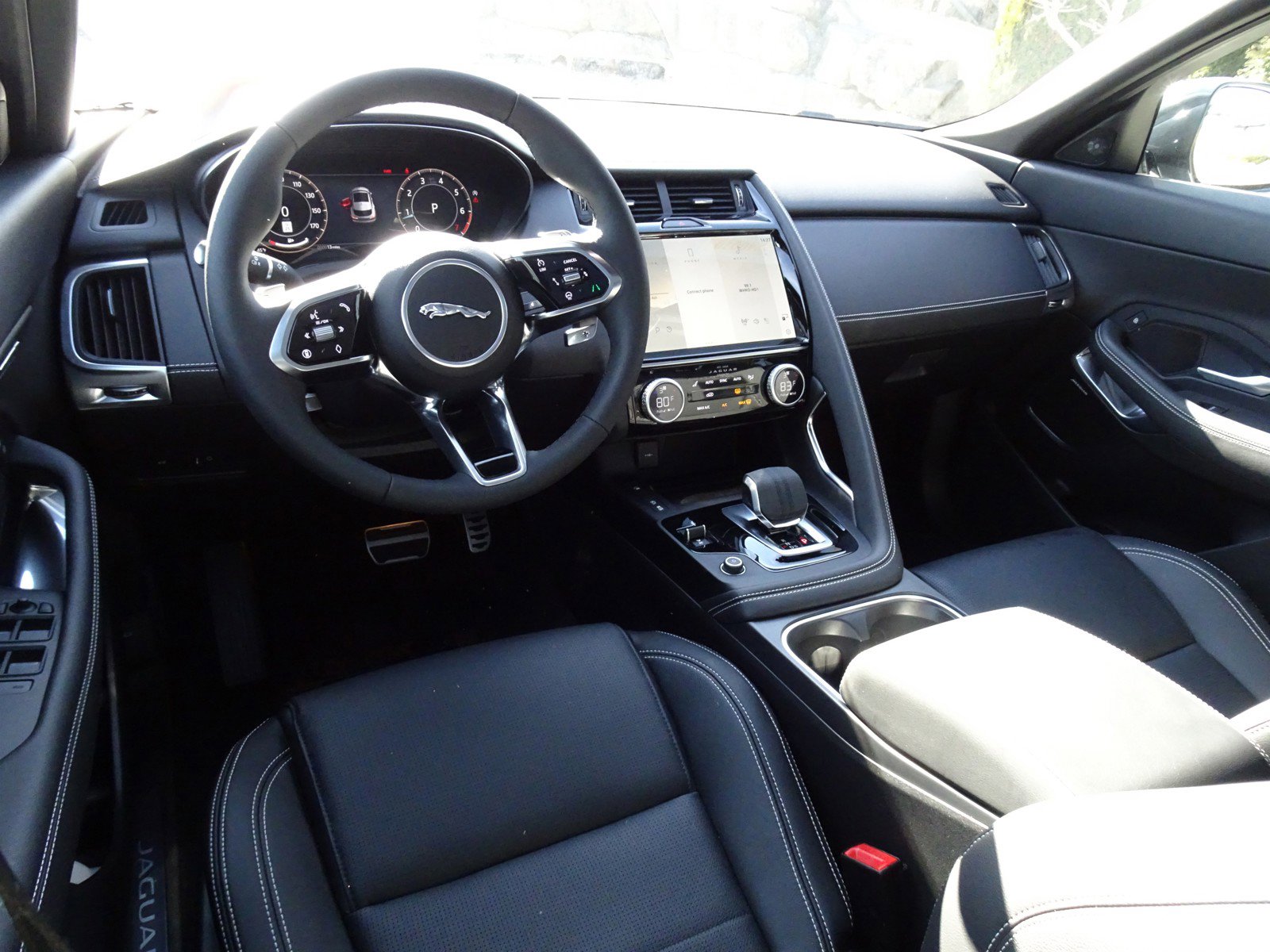 New 2024 Jaguar E-PACE R-Dynamic SE image 20