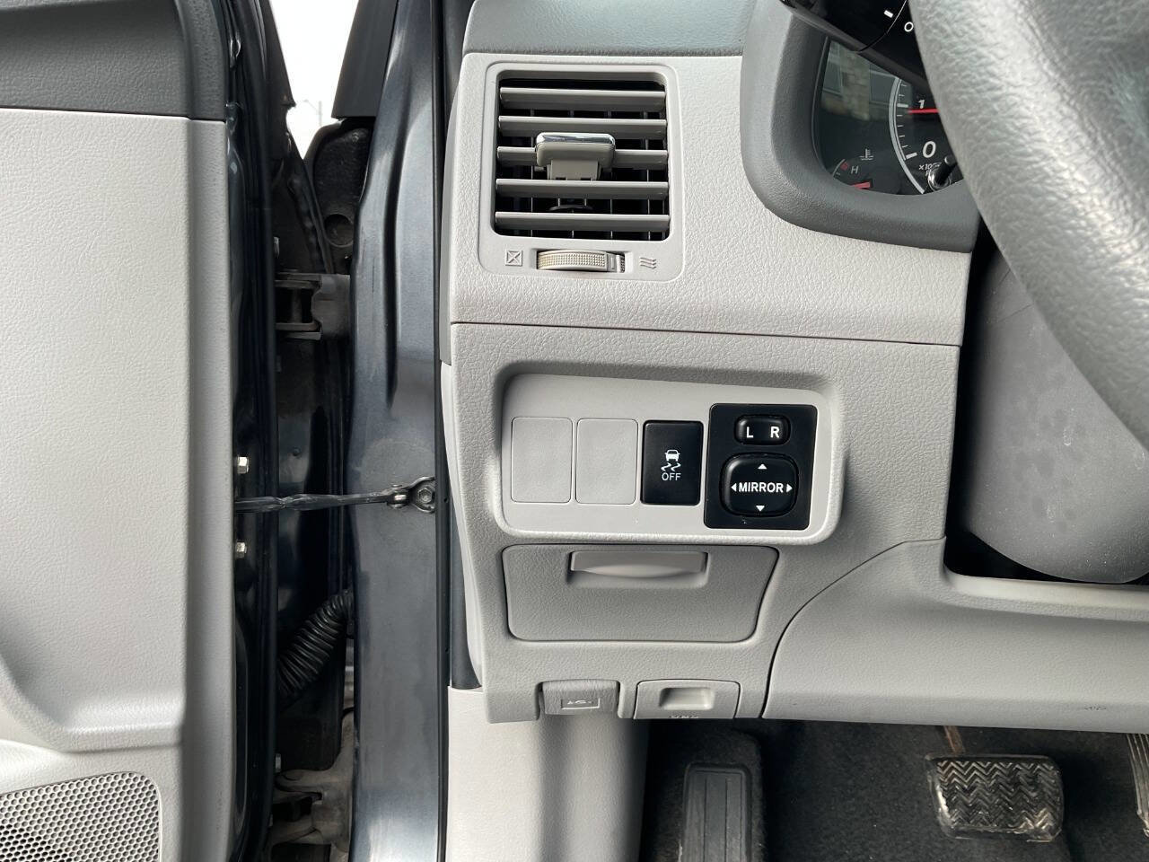 Used 2010 Toyota Corolla LE image 16