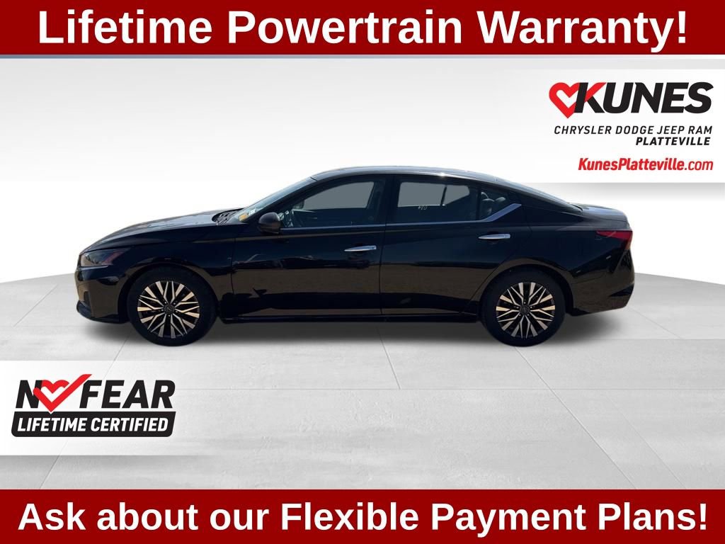 Used 2025 Nissan Altima 2.5 SV FWD image 8
