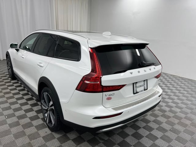 Used 2025 Volvo V60 B5 Cross Country Plus w/ Protection Package Premier AWD/4WD image 6