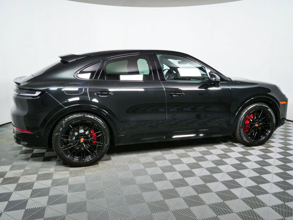 New 2026 Porsche Cayenne GTS AWD/4WD image 29