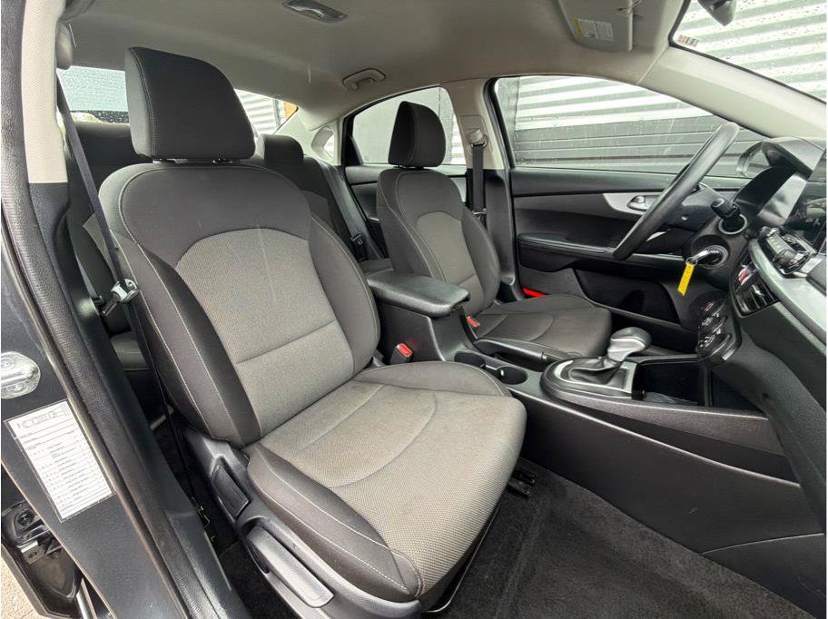 Used 2024 Kia Forte LXS FWD image 20