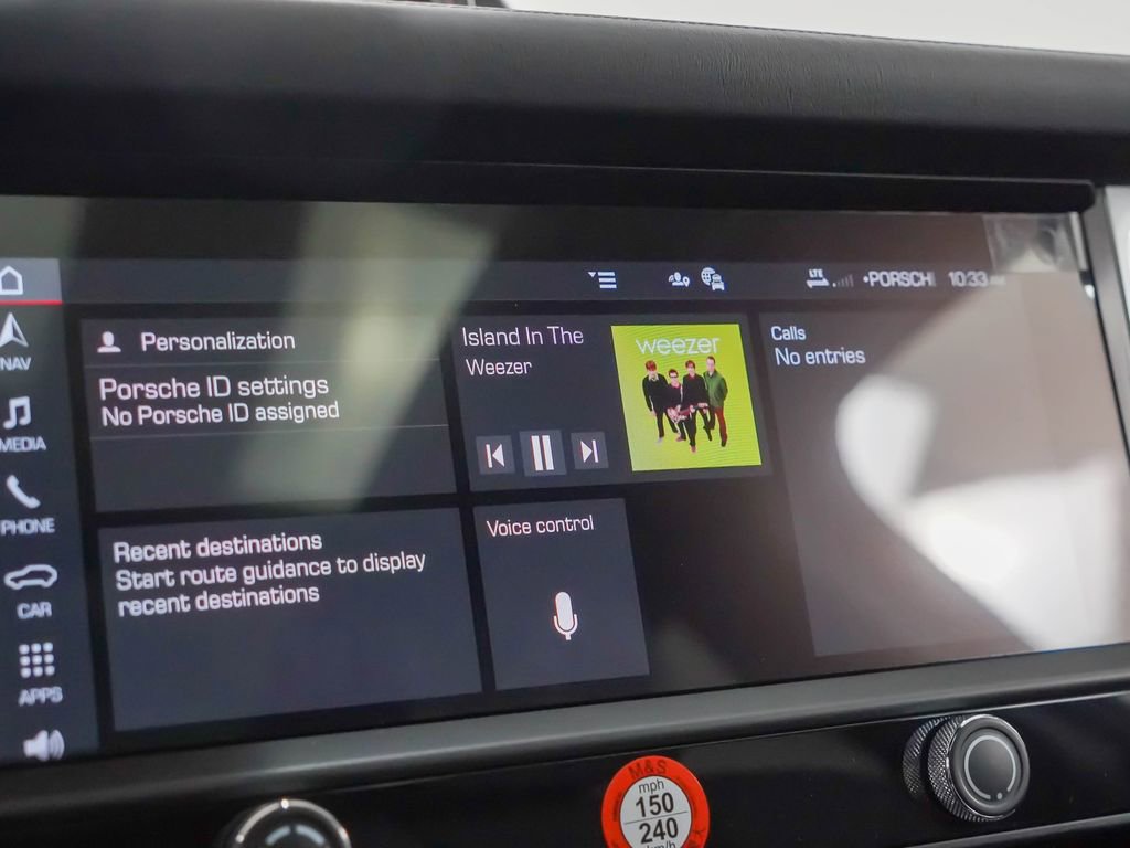 Certified 2025 Porsche Macan Turbo image 30