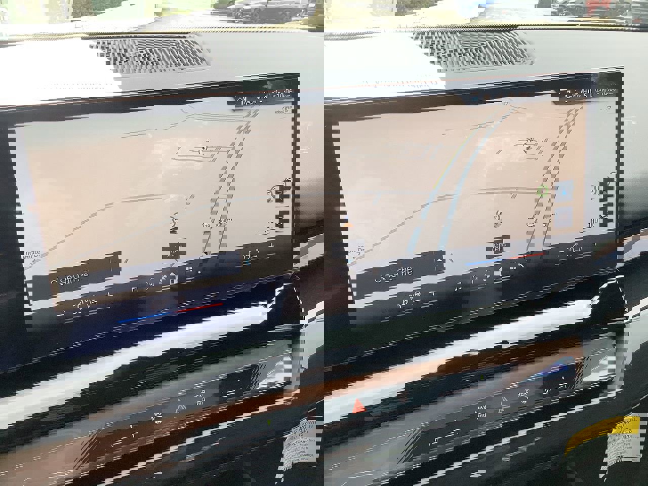 Used 2025 BMW i5 eDrive40i w/ M Sport Package image 26