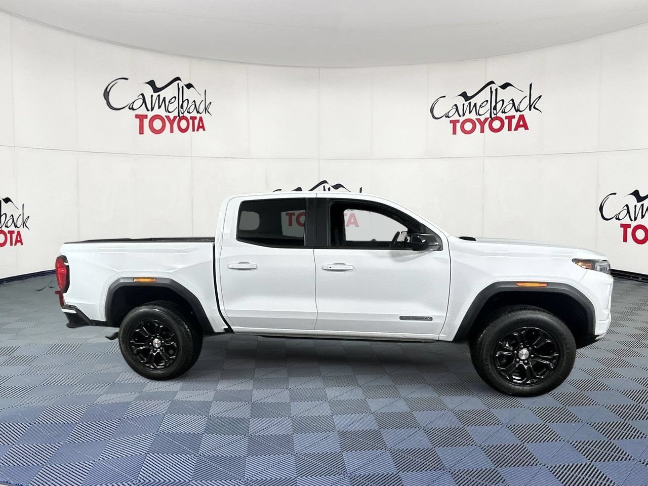 Used 2024 GMC Canyon Elevation w/ Convenience Package RWD image 8