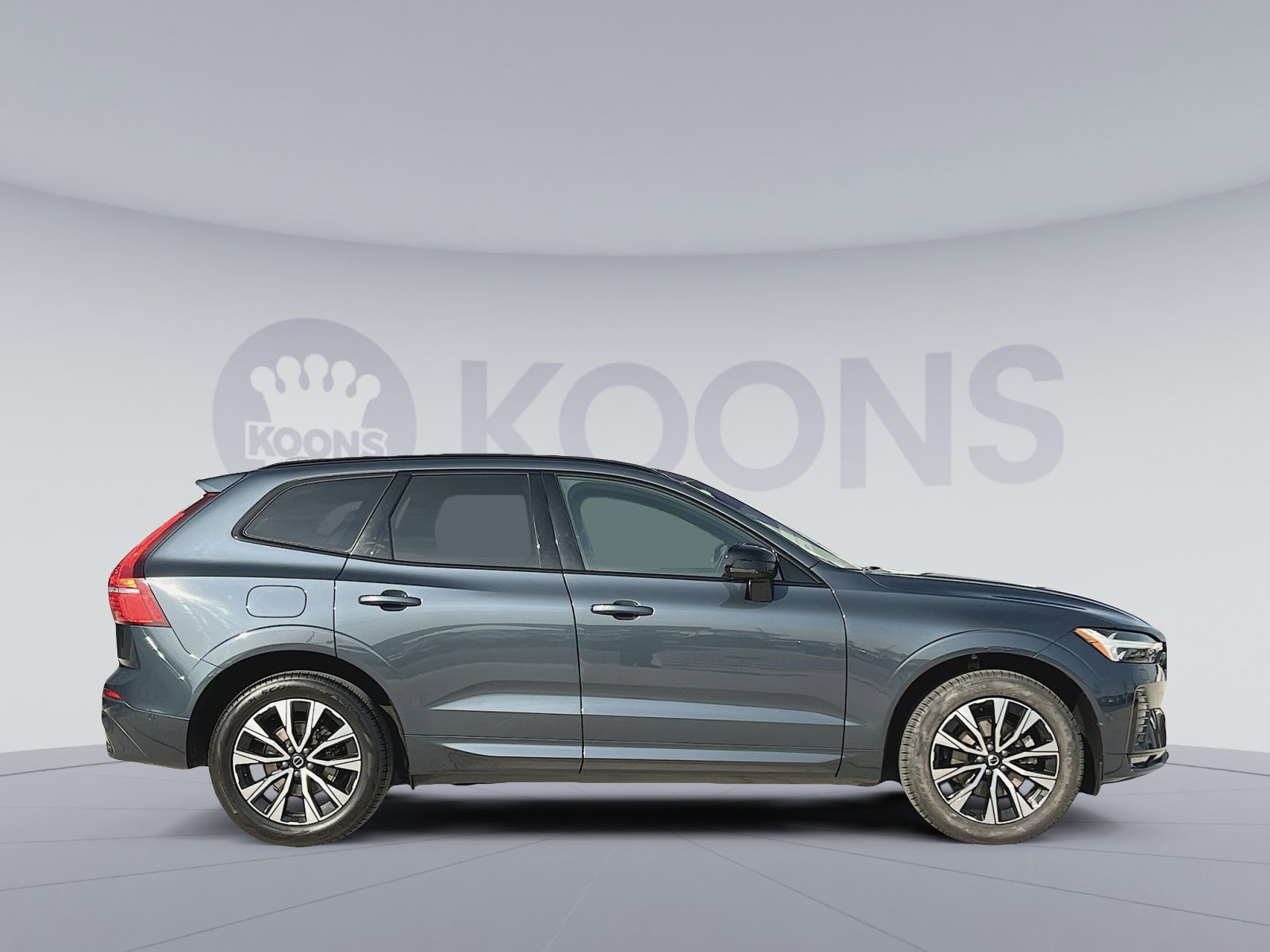 Certified 2023 Volvo XC60 B5 Plus w/ Climate Package AWD/4WD image 17