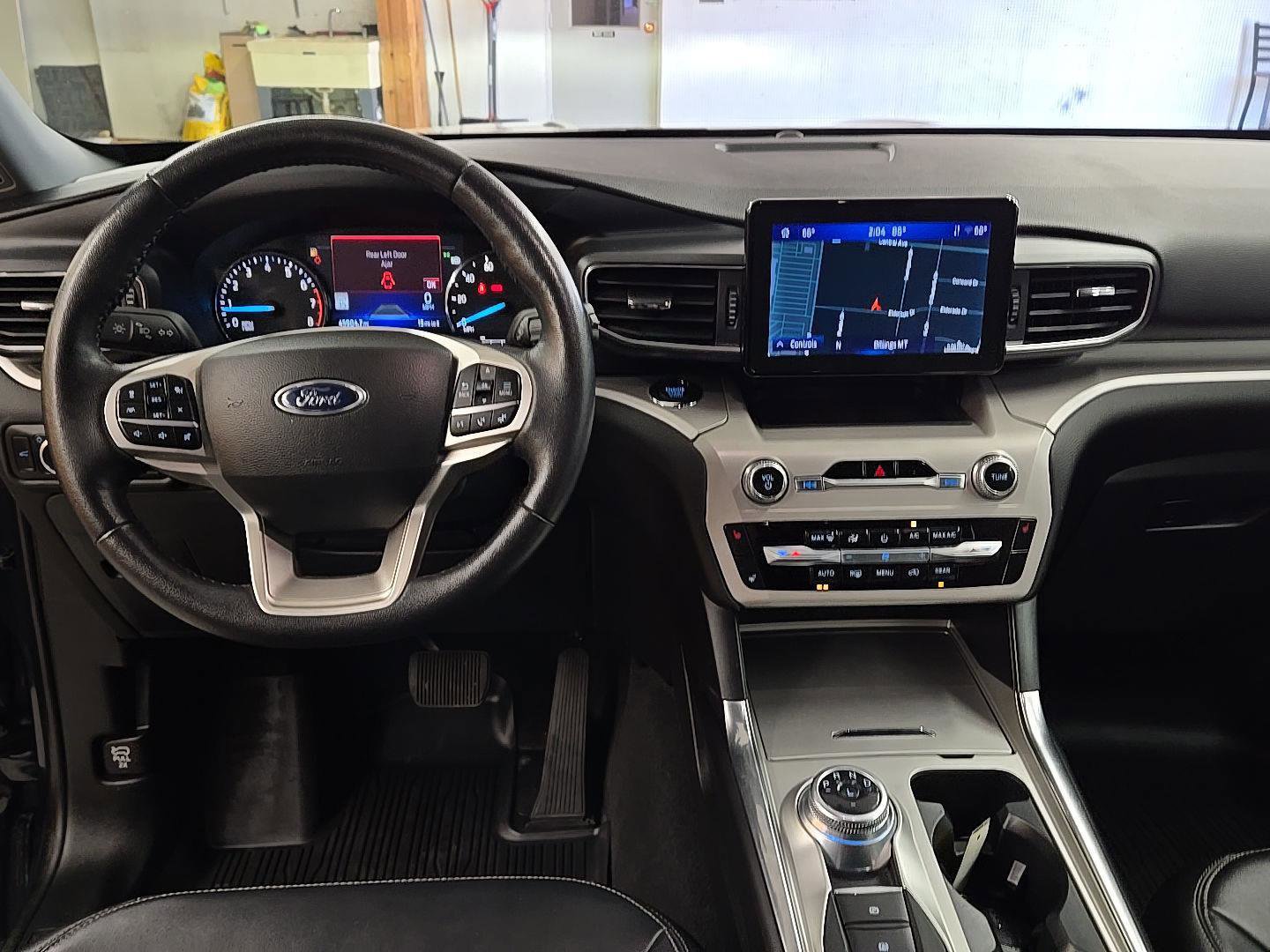 Used 2023 Ford Explorer XLT image 2