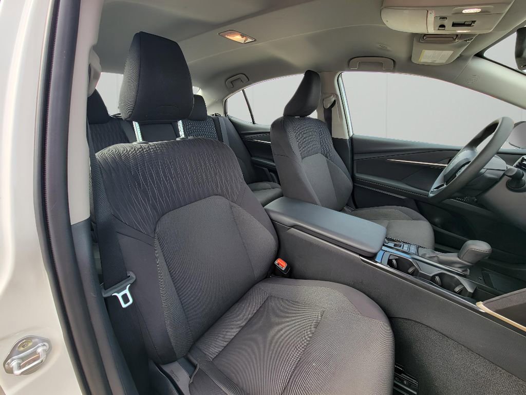 Used 2025 Toyota Camry LE image 30