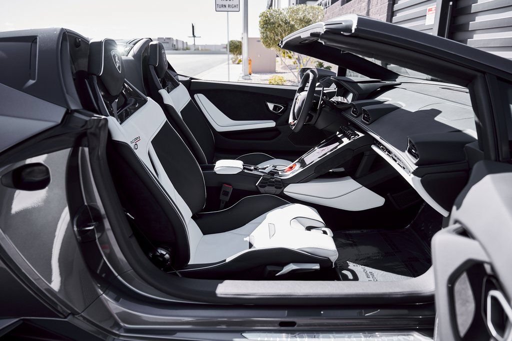 Used 2024 Lamborghini Huracan EVO AWD/4WD image 32