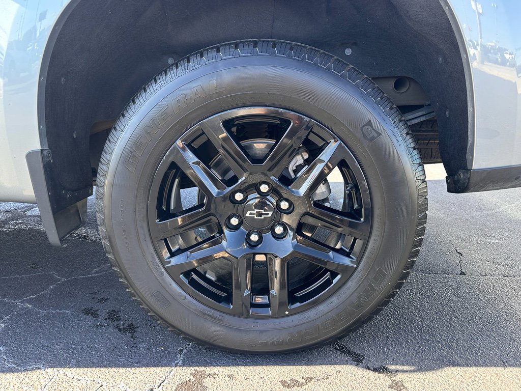 Used 2024 Chevrolet Silverado 1500 Custom w/ Dark Appearance Package image 13
