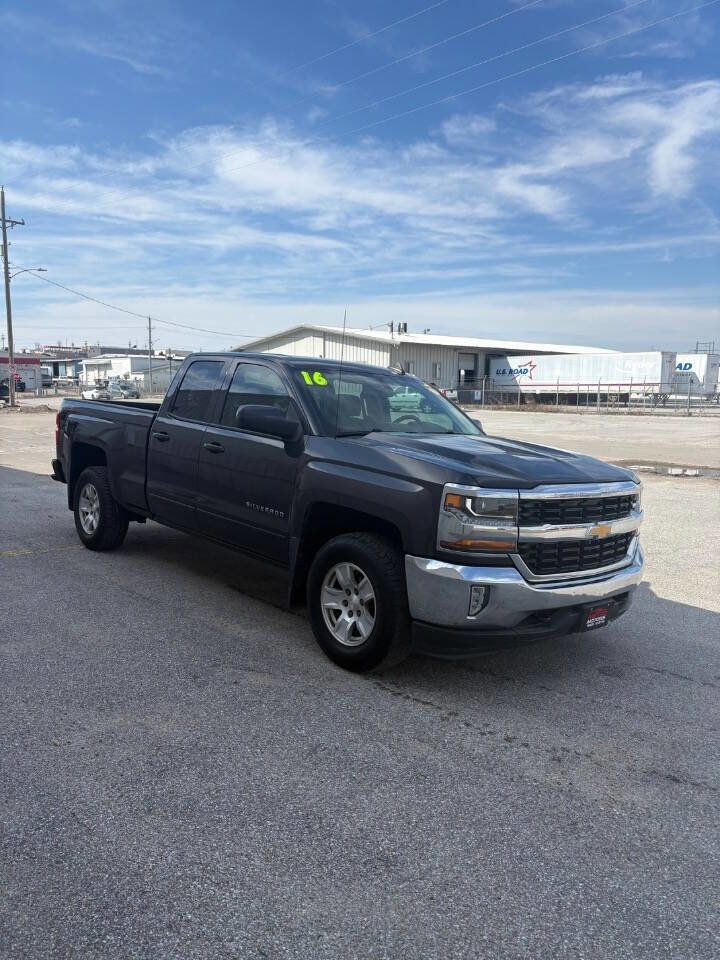 Used 2016 Chevrolet Silverado 1500 LT w/ All Star Edition image 2