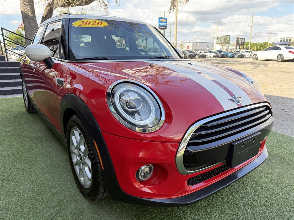 Used 2020 MINI Cooper 4-Door Hardtop w/ Premium Package FWD image 3
