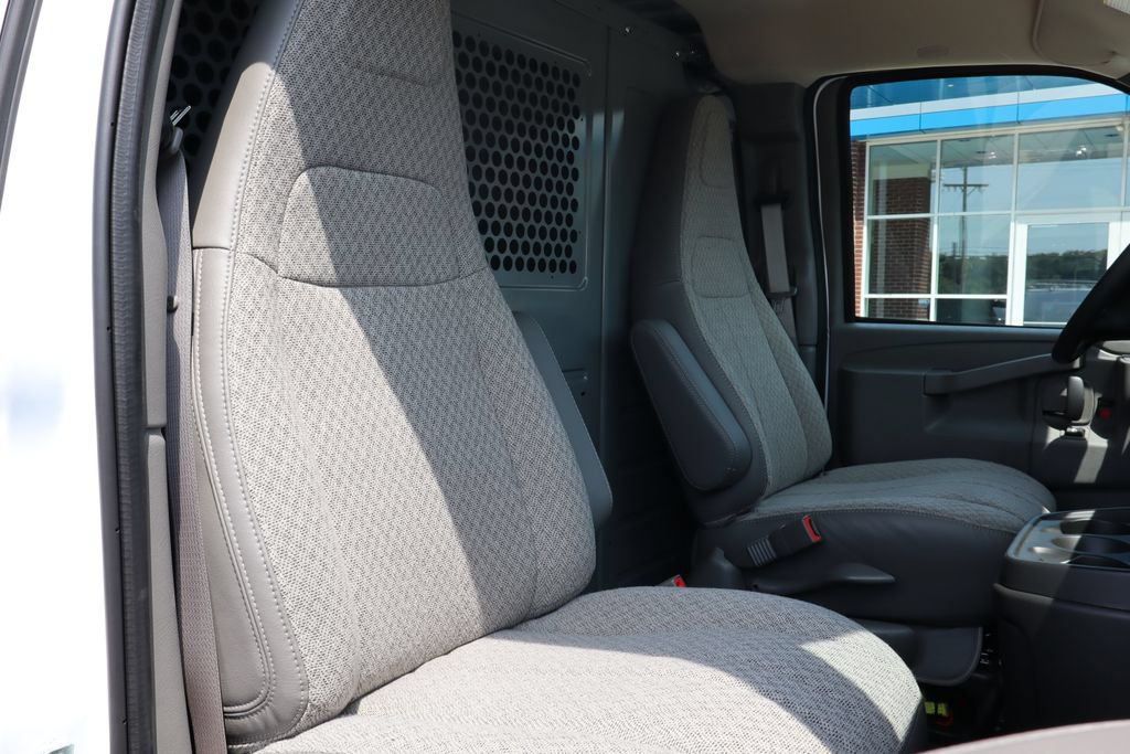 New 2025 Chevrolet Express 2500 w/ Driver Convenience Package RWD image 42