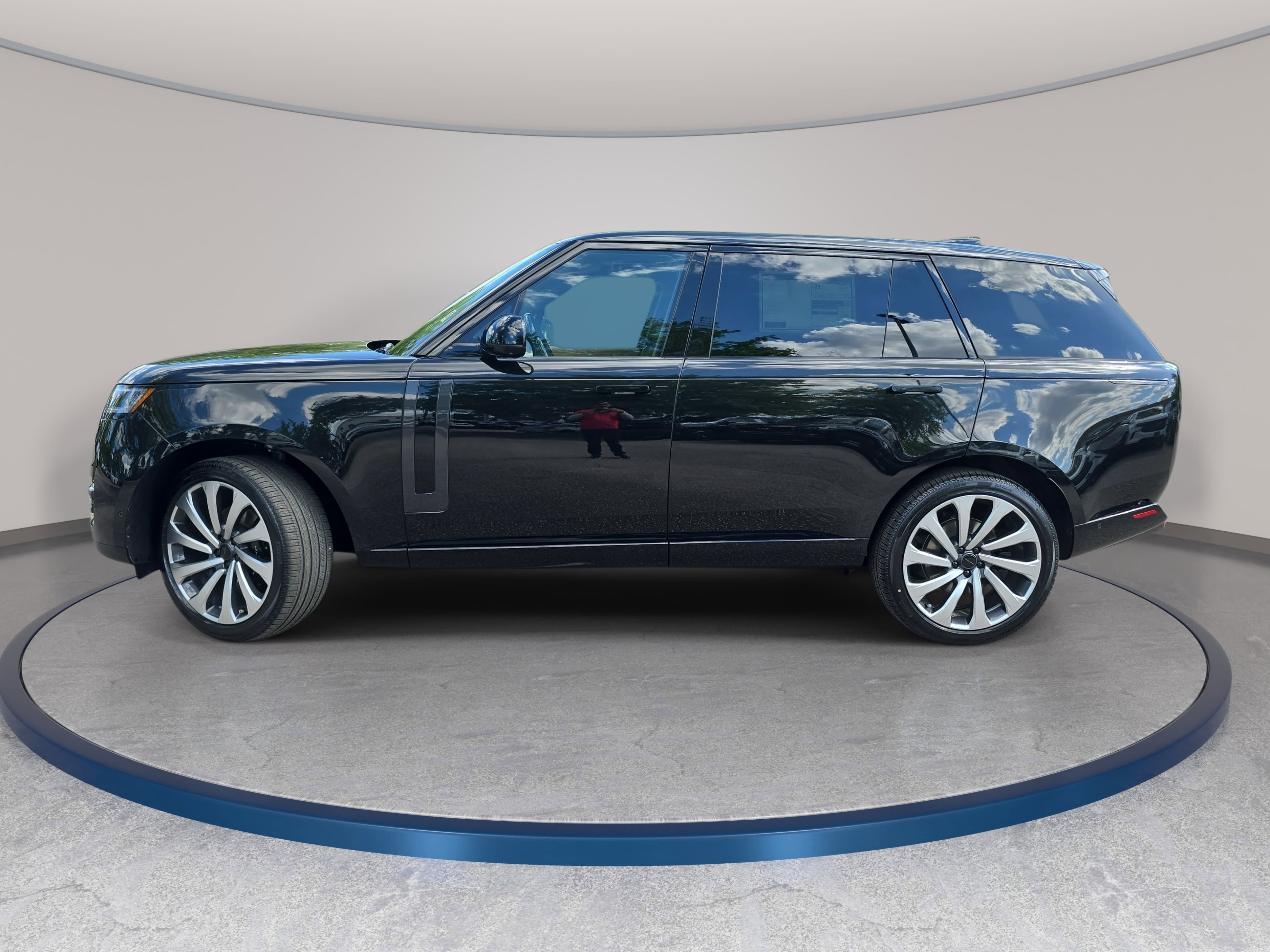 New 2026 Land Rover Range Rover Long Wheelbase SE AWD/4WD image 8