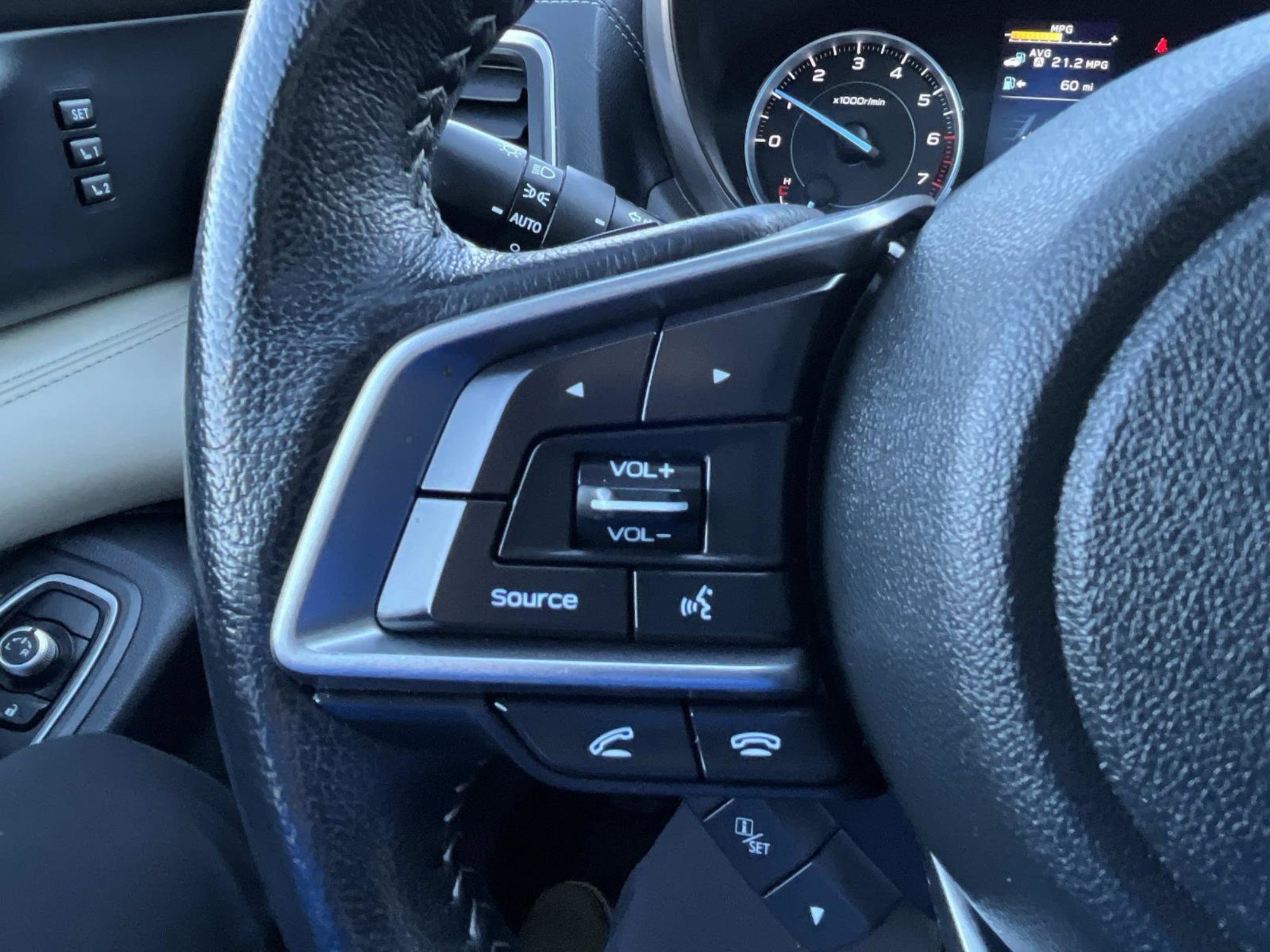 Used 2022 Subaru Ascent Limited w/ Technology Package image 34