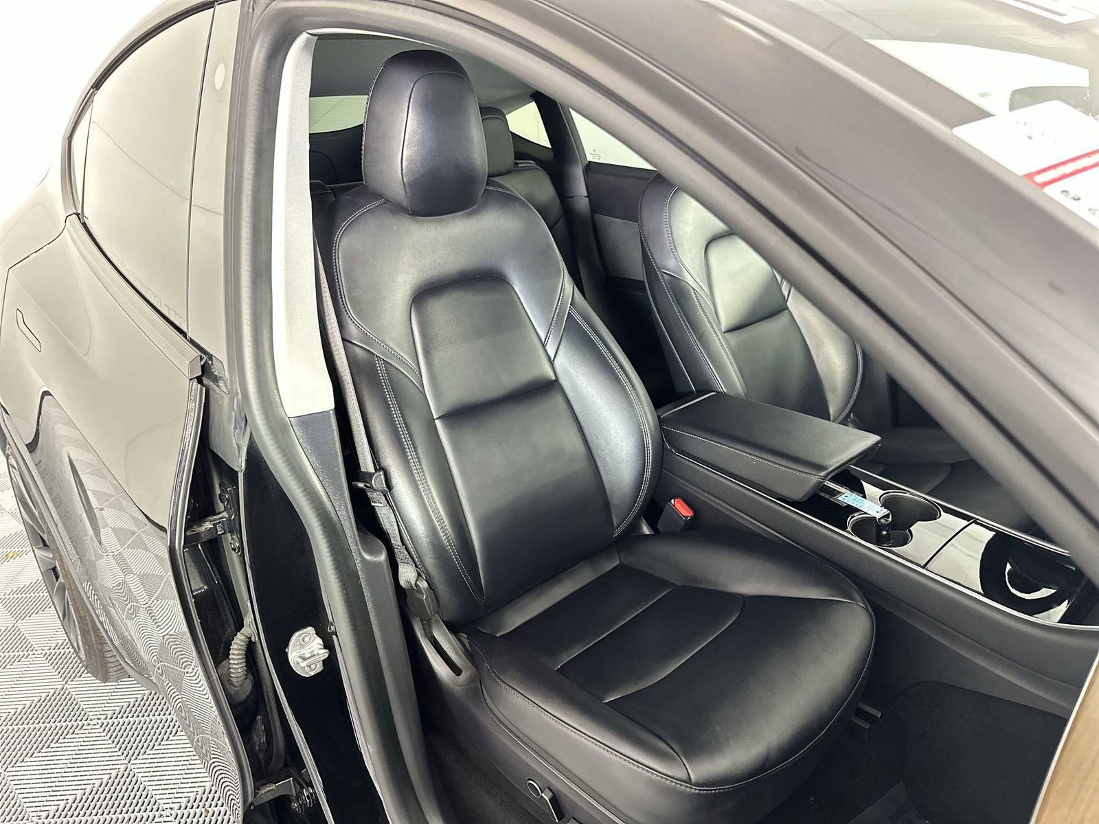 Used 2021 Tesla Model Y Long Range image 27