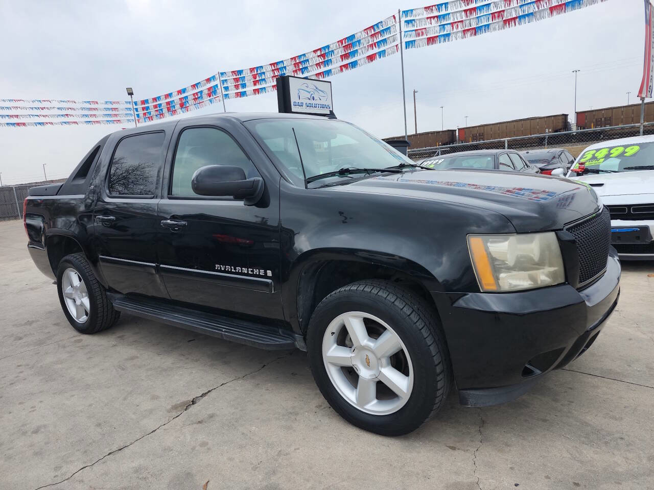 Used 2008 Chevrolet Avalanche LT w/ LT Preferred Equipment Group image 2