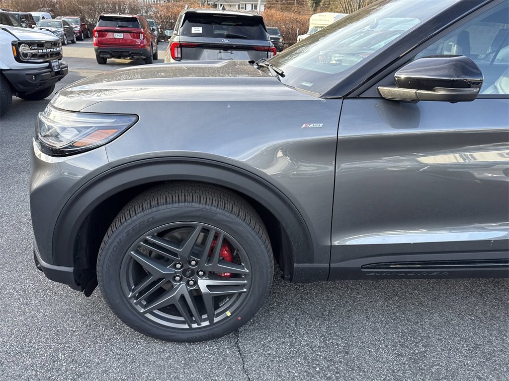 New 2026 Ford Explorer ST-Line w/ ST-Line Street Pack image 9