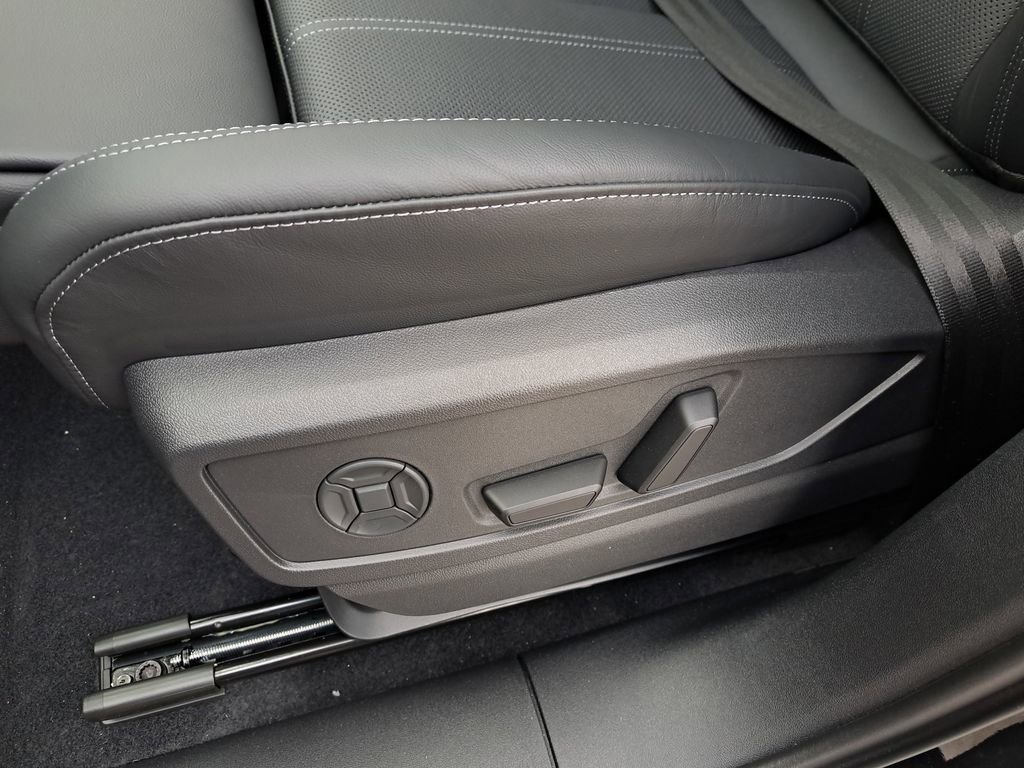 New 2025 Audi Q5 Premium Plus image 19