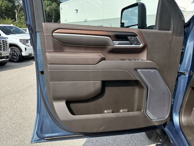 Used 2025 GMC Sierra 2500 Denali w/ Denali Reserve Package AWD/4WD image 23