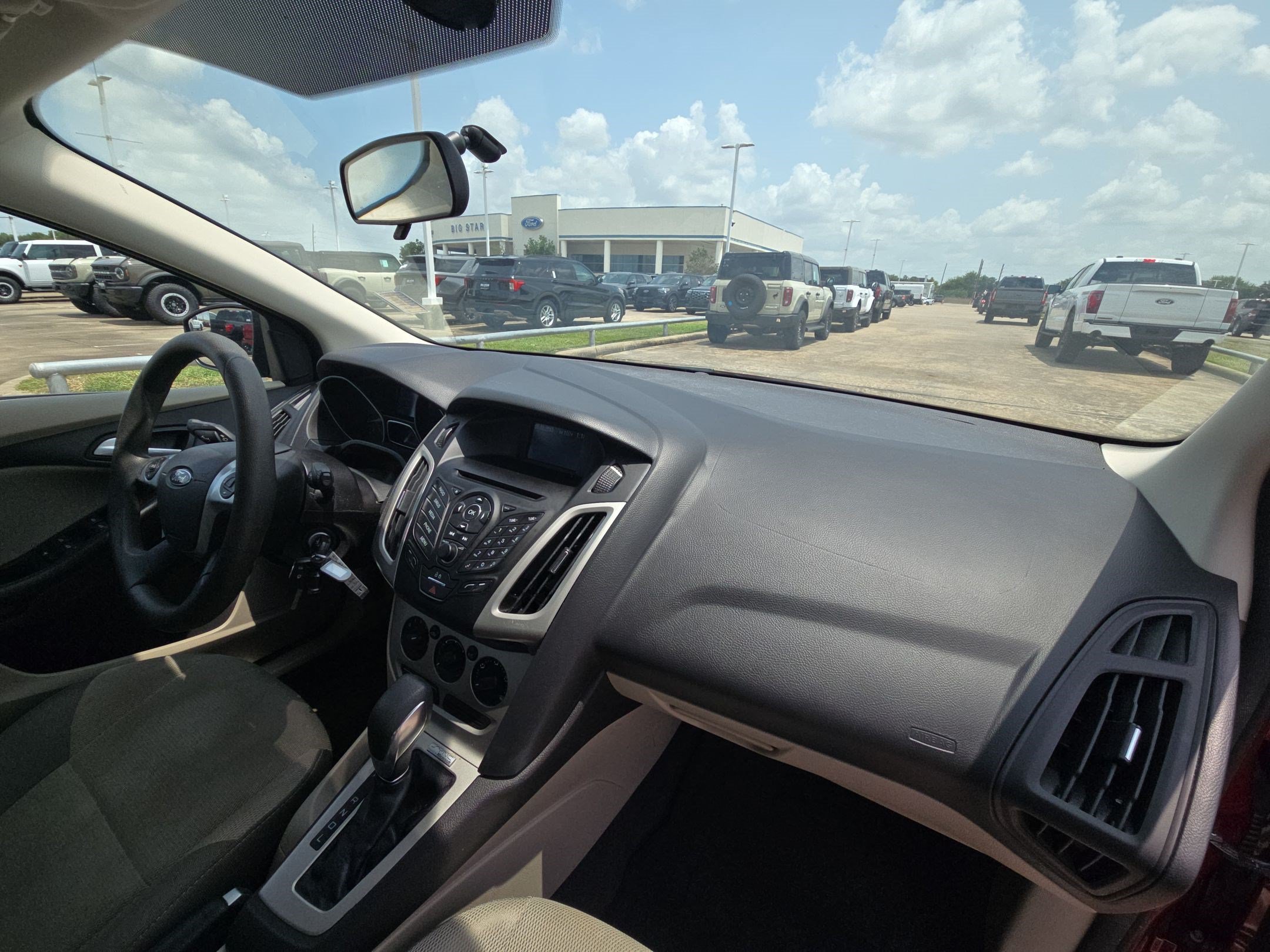 Used 2014 Ford Focus SE FWD image 28