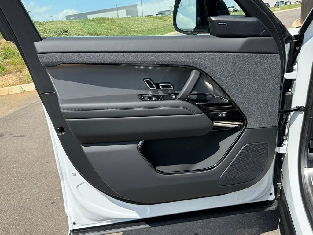 New 2026 Land Rover Range Rover Sport Dynamic SE image 12