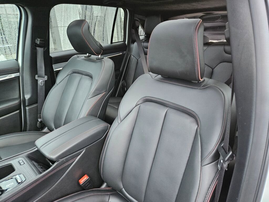 Used 2024 Jeep Wagoneer Launch Edition image 13