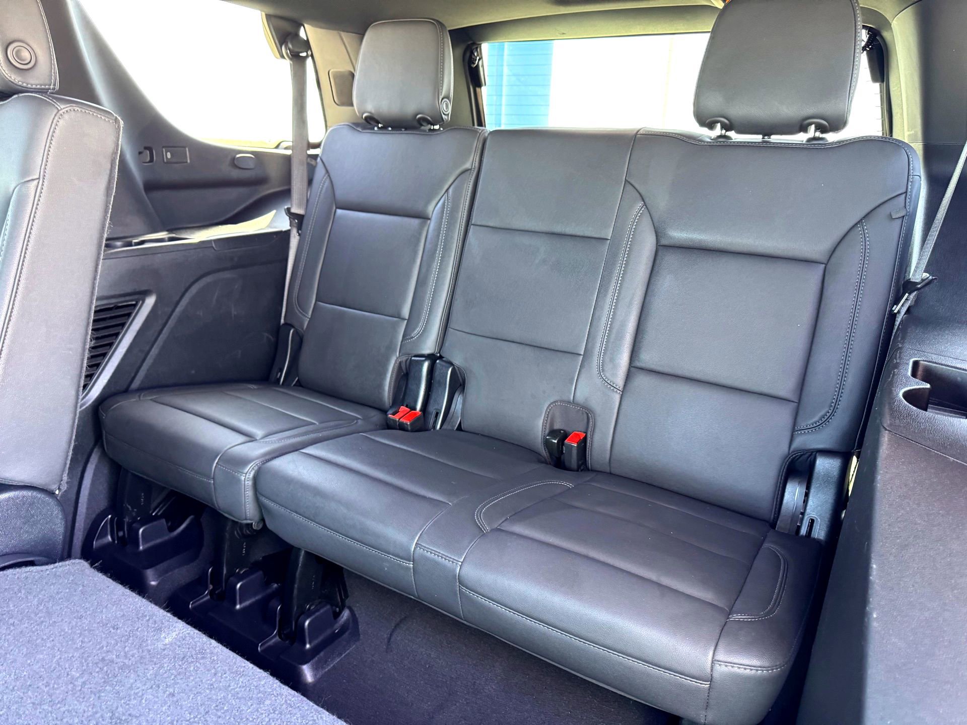 Used 2025 Chevrolet Tahoe Z71 image 17