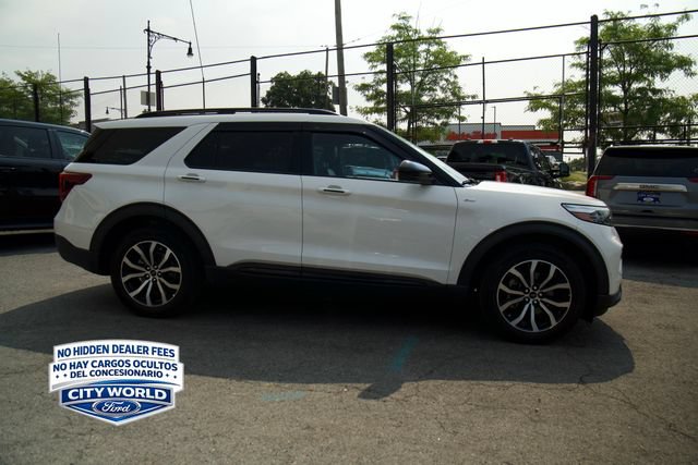 Certified 2022 Ford Explorer ST-Line AWD/4WD image 3