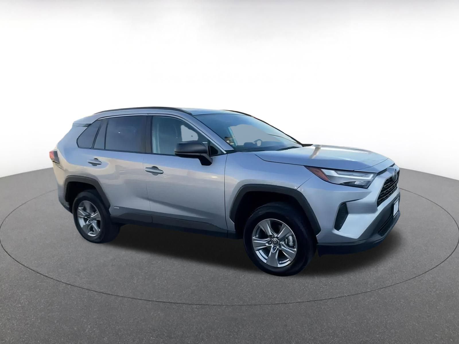 Used 2025 Toyota RAV4 LE image 2