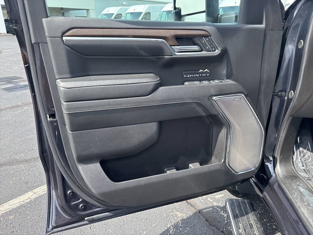 Used 2024 Chevrolet Silverado 1500 High Country w/ High Country Premium Package AWD/4WD image 21