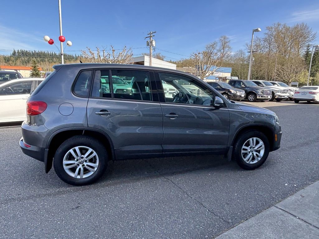 Used 2013 Volkswagen Tiguan S image 8