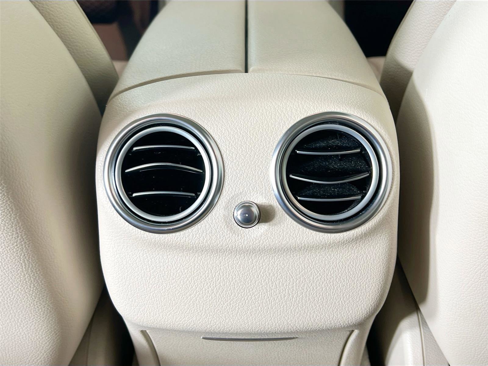 Certified 2019 Mercedes-Benz E 300 4MATIC image 26