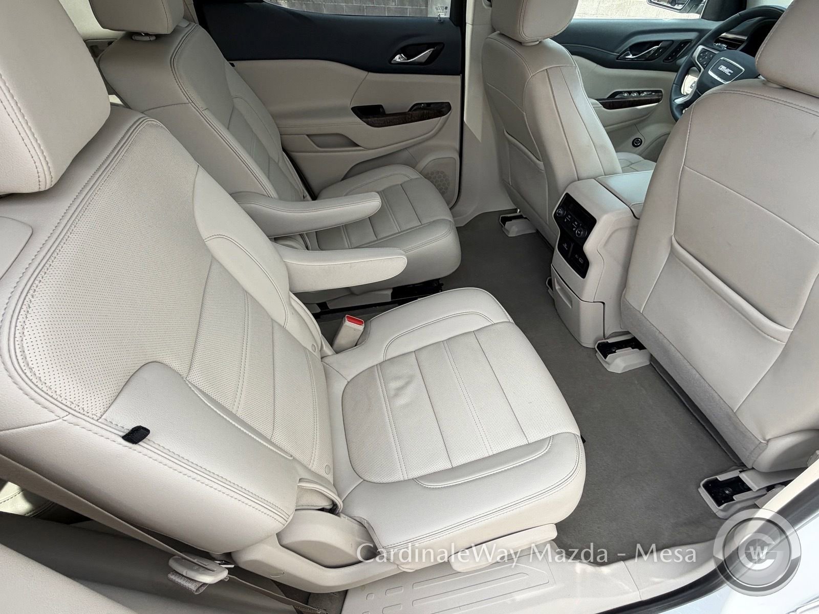 Used 2023 GMC Acadia Denali image 13