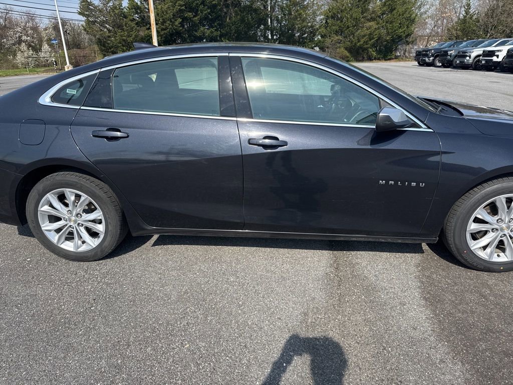 Used 2023 Chevrolet Malibu LT image 2