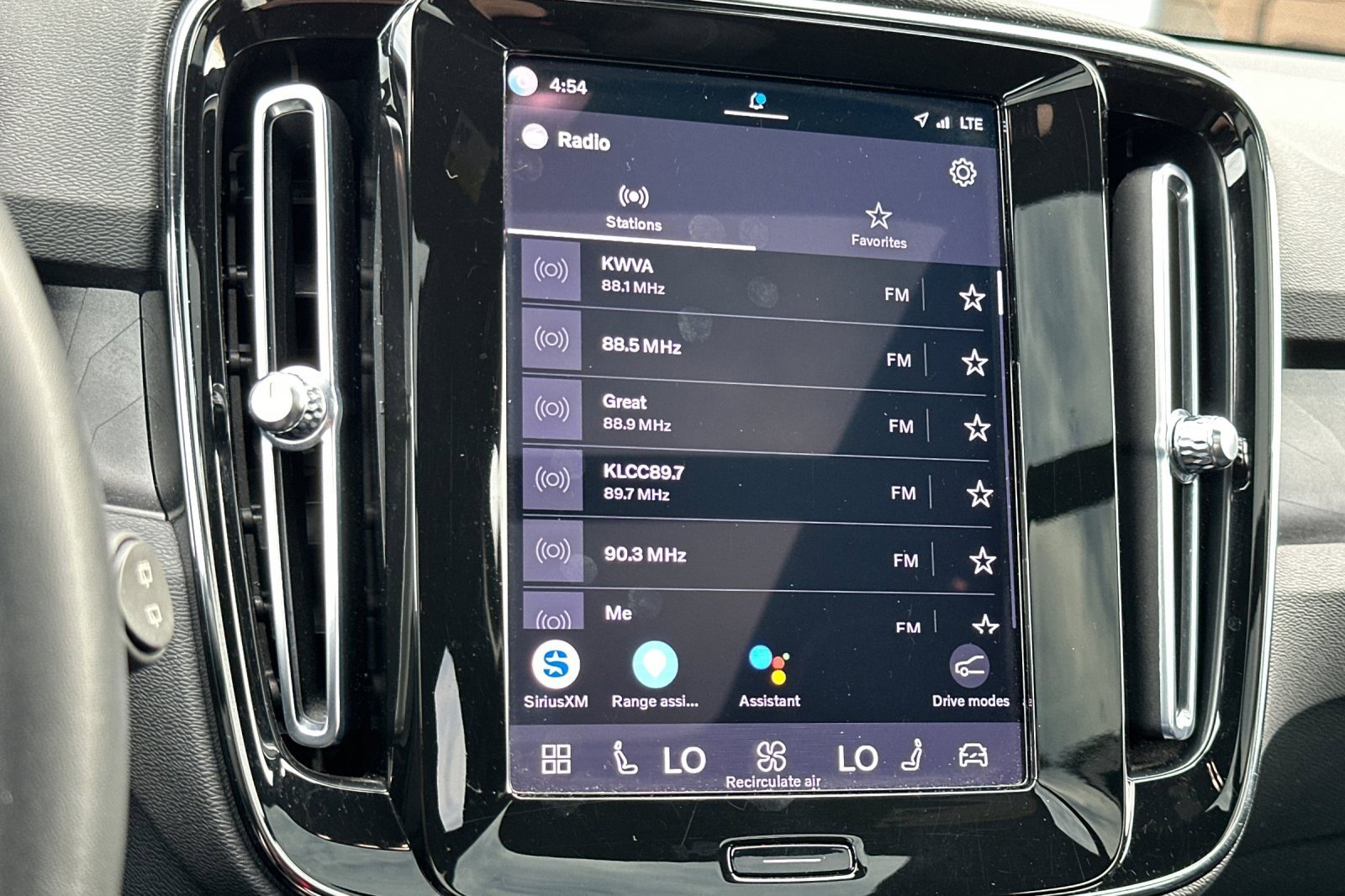 Used 2023 Volvo XC40 Recharge Plus image 20